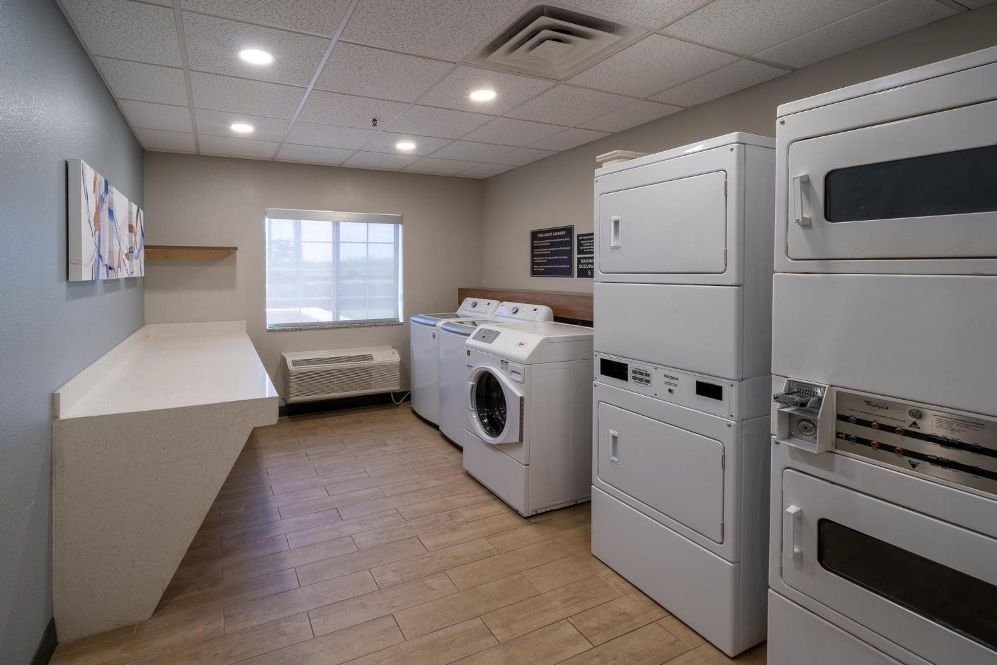 Candlewood Suites Deer Park By Ihg Bagian luar foto