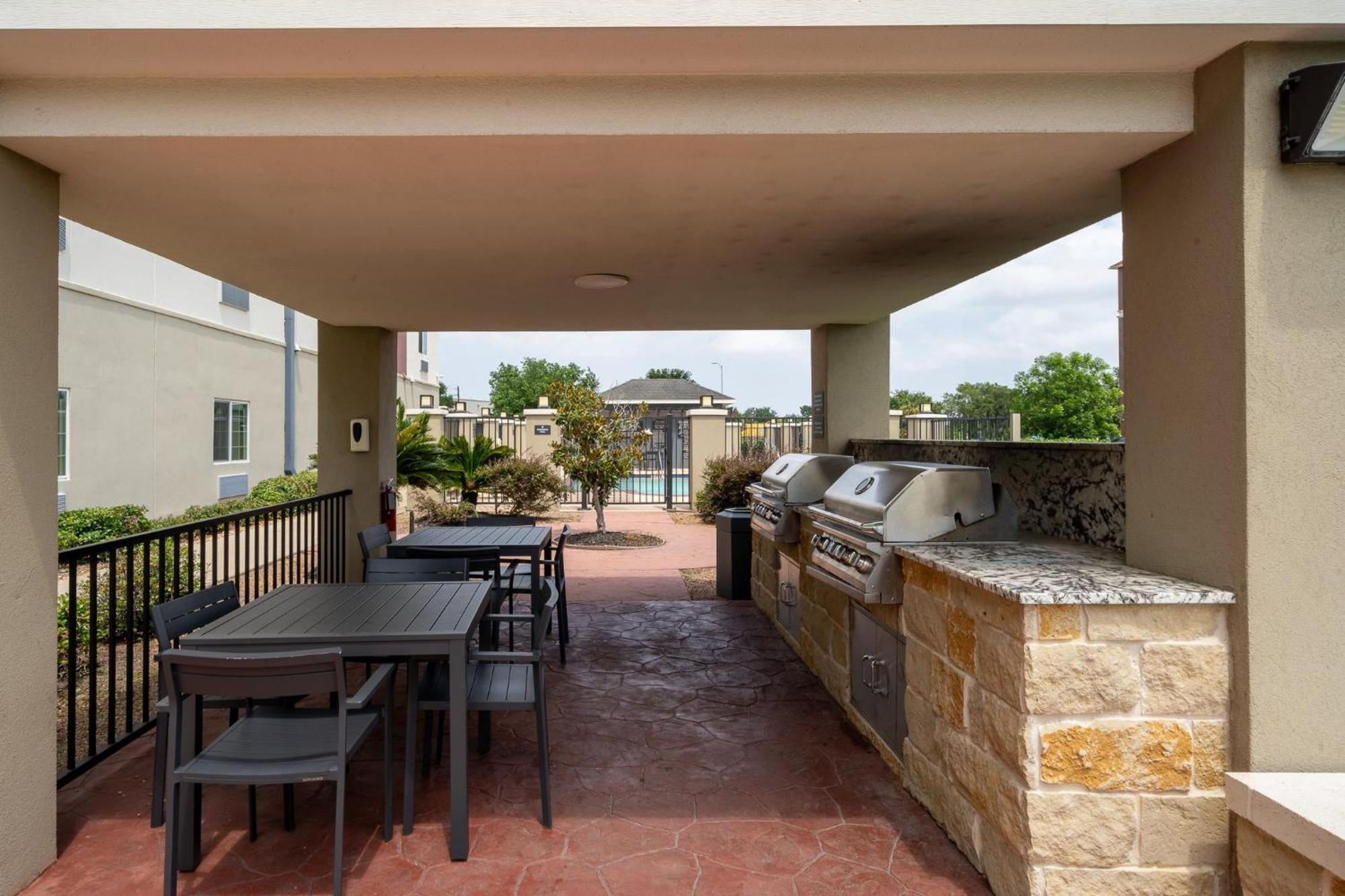 Candlewood Suites Deer Park By Ihg Bagian luar foto